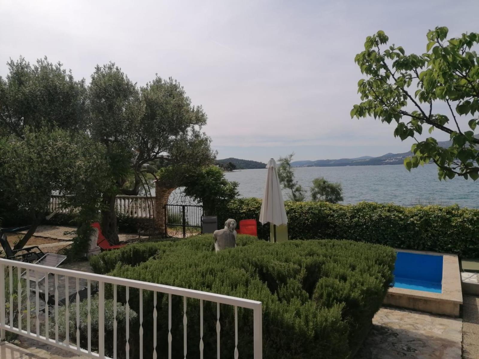 Apartments Villa Julia Trogir Eksteriør bilde