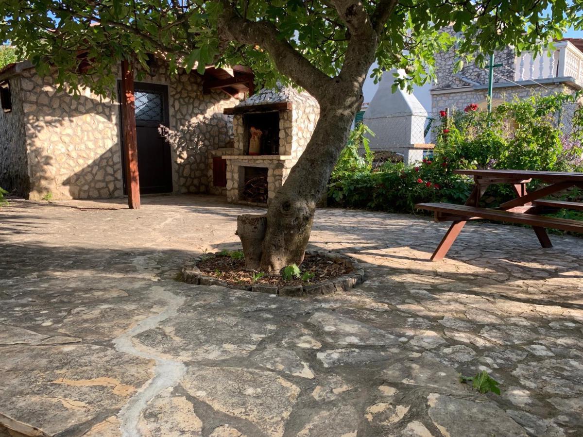 Apartments Villa Julia Trogir Eksteriør bilde