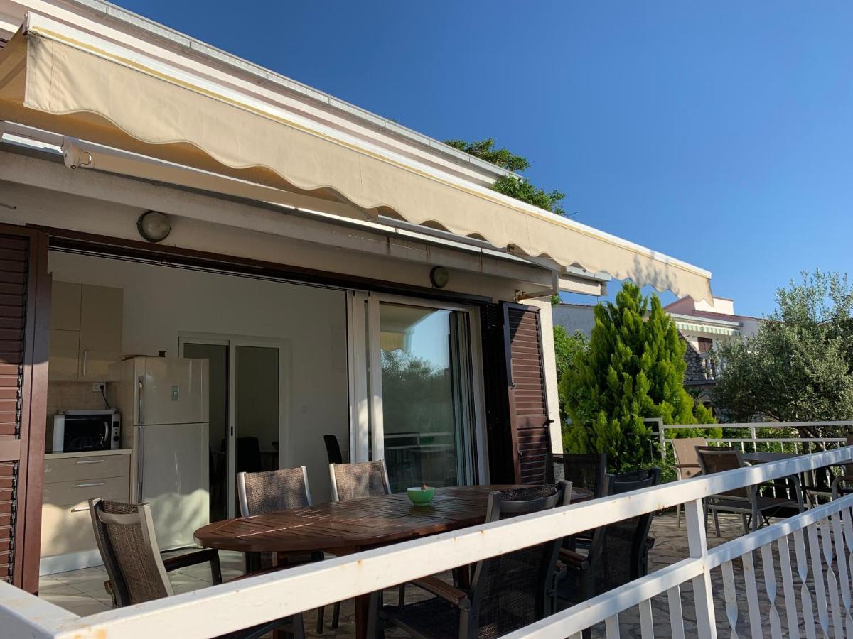 Apartments Villa Julia Trogir Eksteriør bilde